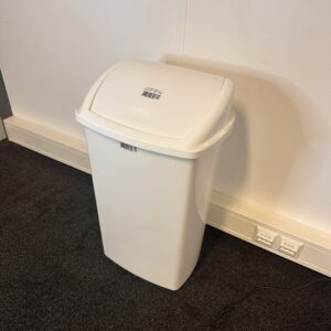 Hygiënische afvalbak met tuimeldeksel 50 l